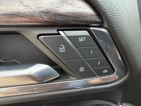 Certified 2023 Chevrolet Silverado 1500 LTZ AWD/4WD image 11