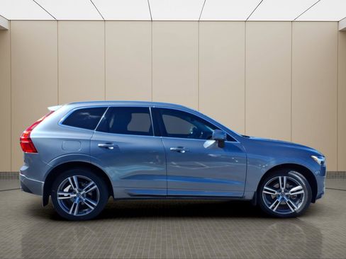 Used 2021 Volvo XC60 T5 Momentum w/ Premium Package AWD/4WD image 5