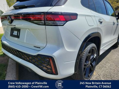New 2026 Volkswagen Tiguan SE R-Line AWD/4WD image 32
