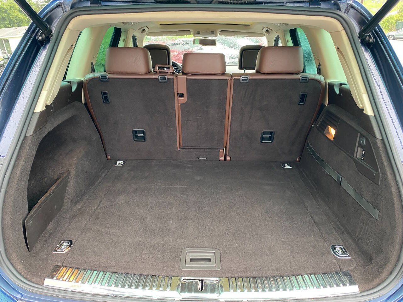 Used 2012 Volkswagen Touareg TDI AWD/4WD image 26