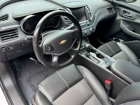Used 2019 Chevrolet Impala LT FWD image 10