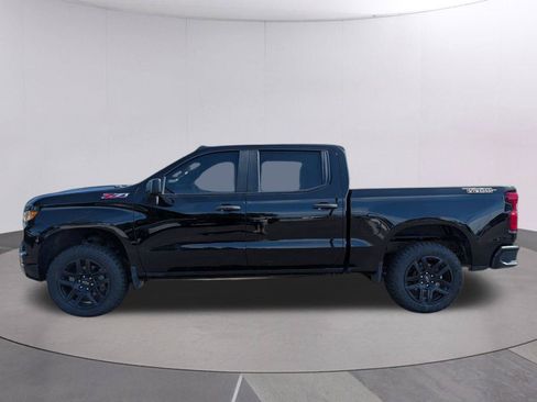 Used 2025 Chevrolet Silverado 1500 Custom Trail Boss AWD/4WD image 2