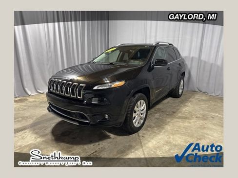 Used 2017 Jeep Cherokee Overland w/ Technology Group AWD/4WD image 1