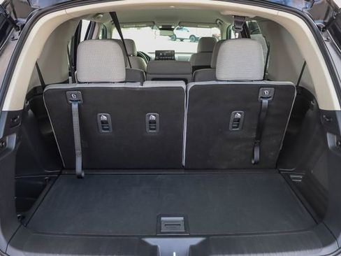 Certified 2024 Honda Pilot LX image 28