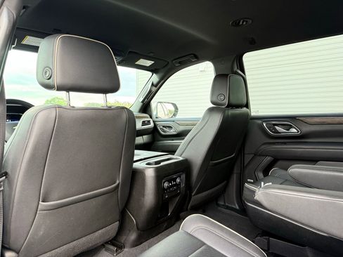 Used 2023 Chevrolet Suburban Premier RWD image 20