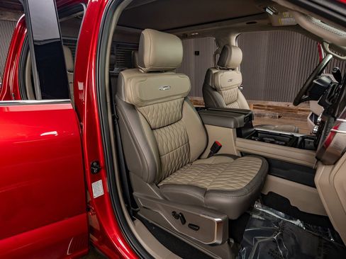 Used 2026 Ford F350 Platinum w/ Platinum Plus Package image 31