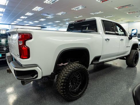 Used 2021 Chevrolet Silverado 2500 LTZ w/ LTZ Plus Package AWD/4WD image 5