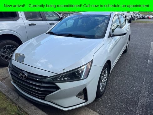 Used 2020 Hyundai Elantra SE w/ Cargo Package (C1) FWD image 1
