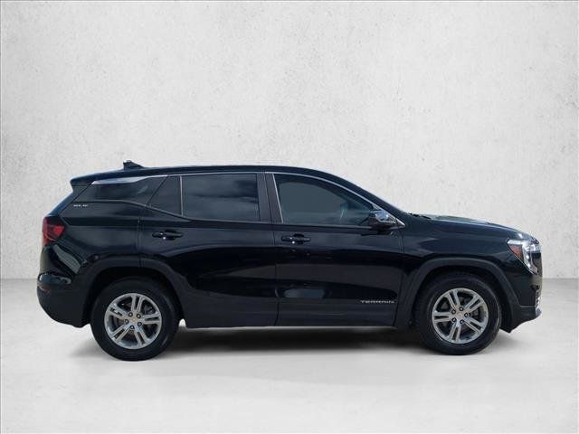Used 2022 GMC Terrain SLE w/ LPO, Floor Liner Package FWD image 4