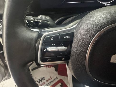 Used 2022 Kia Carnival SX Prestige image 5