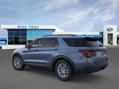 New 2026 Ford Explorer Active RWD image 4