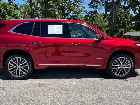Used 2026 Buick Enclave Avenir w/ Super Cruise Package FWD image 2
