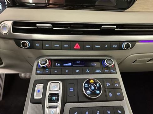Used 2024 Hyundai Palisade Limited AWD/4WD image 22