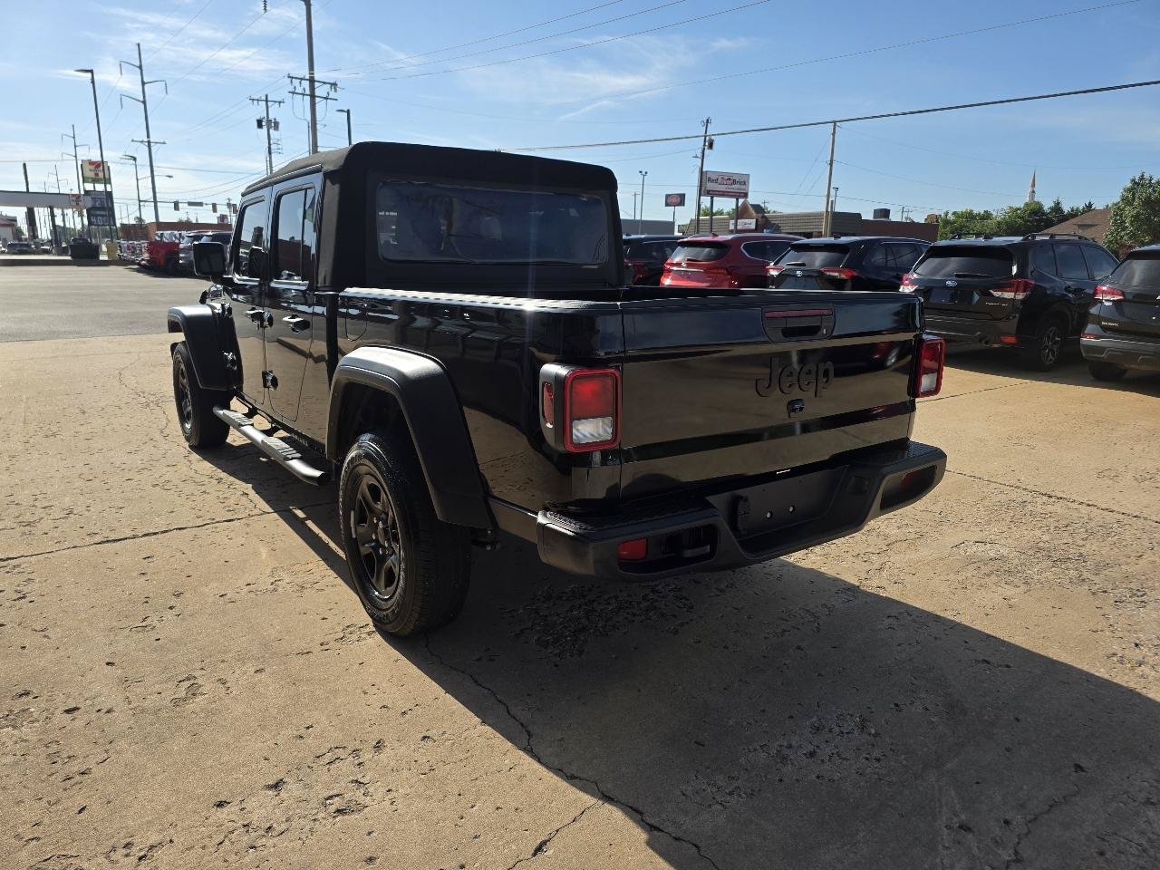 Used 2024 Jeep Gladiator Sport AWD/4WD image 6