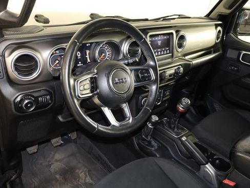 Used 2018 Jeep Wrangler Unlimited Sahara AWD/4WD image 22
