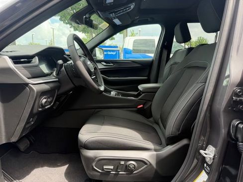 New 2026 Jeep Grand Cherokee Laredo image 13