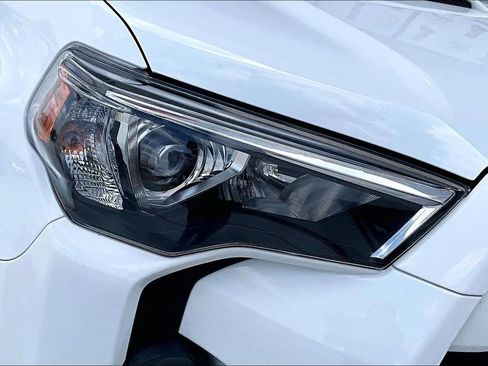 Certified 2024 Toyota 4Runner TRD Off-Road Premium w/ Moonroof Package image 29