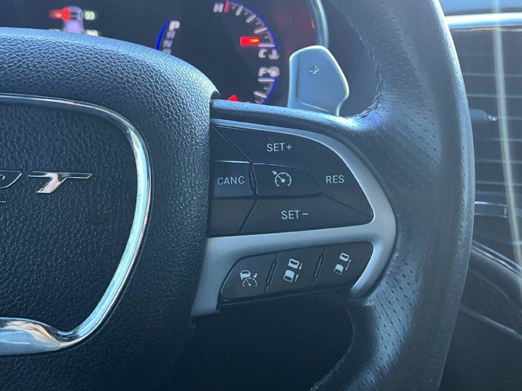 Used 2014 Jeep Grand Cherokee SRT8 w/ Luxury Group II AWD/4WD image 32