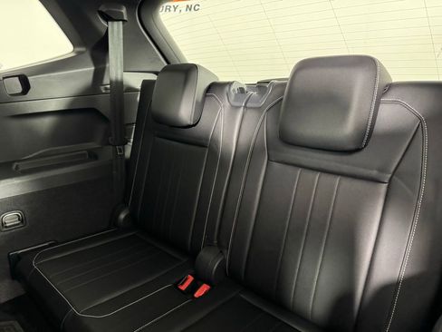 Used 2023 Volkswagen Tiguan SE R-Line FWD image 32