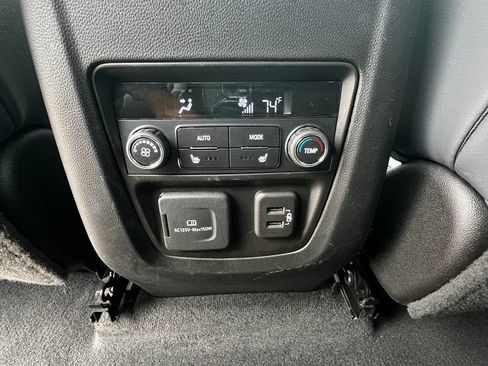 Used 2024 Buick Enclave Premium AWD/4WD image 25