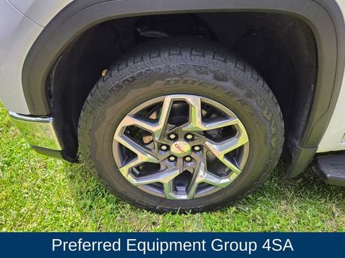 Used 2022 GMC Sierra 1500 SLT w/ SLT Premium Package AWD/4WD image 8