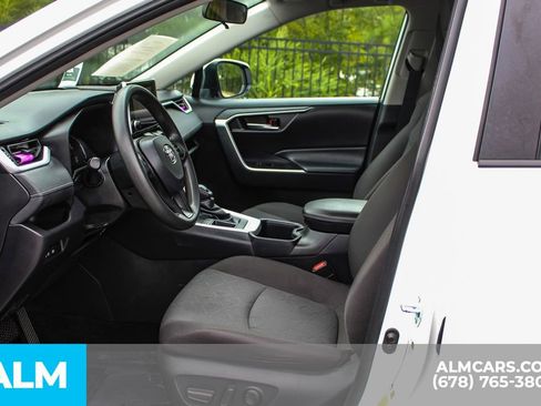 Used 2024 Toyota RAV4 XLE image 17