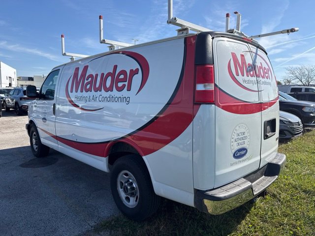 Used 2017 GMC Savana 2500 RWD image 4
