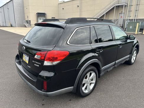 Used 2013 Subaru Outback 2.5i Premium w/ All-Weather Pkg AWD/4WD image 6