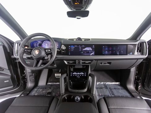 New 2026 Porsche Cayenne S image 31