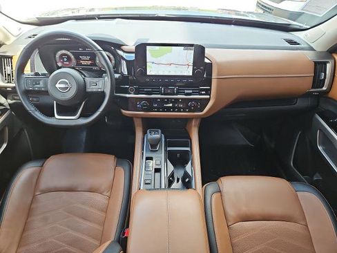 Certified 2023 Nissan Pathfinder Platinum image 18