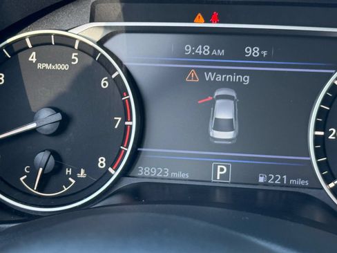 Used 2025 Nissan Altima 2.5 SV FWD image 20