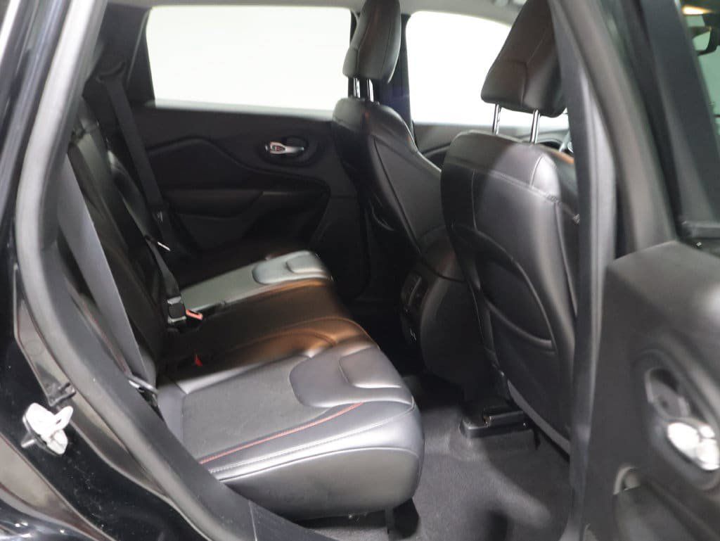 Used 2021 Jeep Cherokee Trailhawk w/ Comfort/Convenience Group AWD/4WD image 20