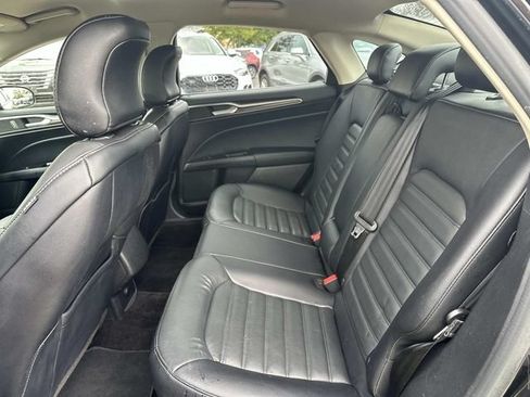 Used 2017 Ford Fusion SE AWD/4WD image 12