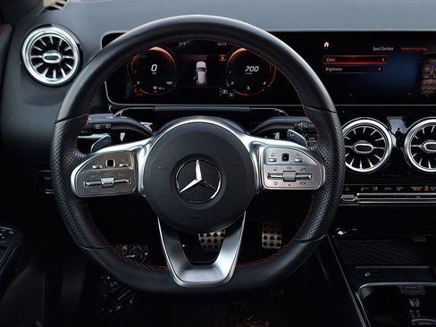 Used 2021 Mercedes-Benz GLA 250 4MATIC image 15