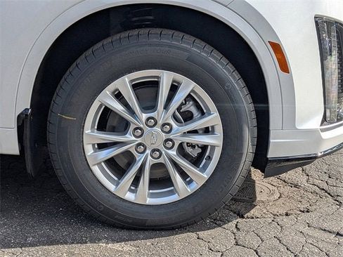 New 2025 Cadillac XT6 Luxury image 11