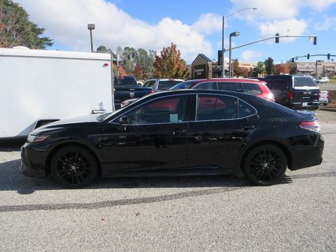 Used 2022 Toyota Camry XSE image 7