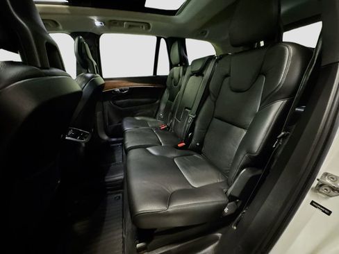 Used 2021 Volvo XC90 T6 Momentum w/ Protection Package Premier image 32