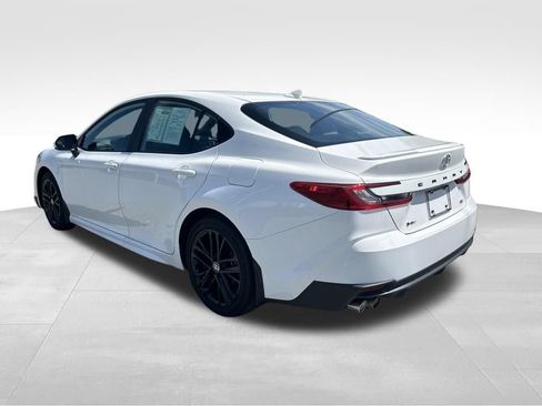Used 2025 Toyota Camry SE w/ Convenience Package FWD image 3
