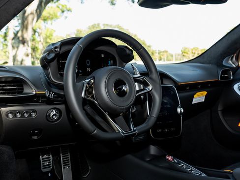 Used 2024 McLaren Artura RWD image 65