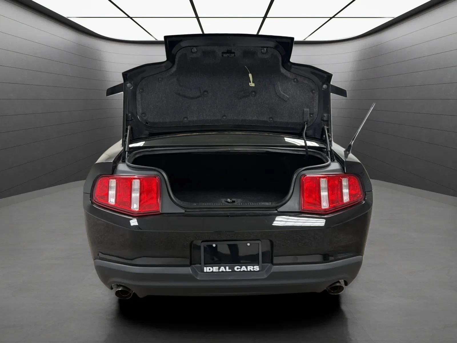 Used 2011 Ford Mustang Premium w/ 202A Rapid Spec Order Code RWD image 10