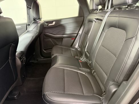 Certified 2025 Ford Escape SE FWD image 13