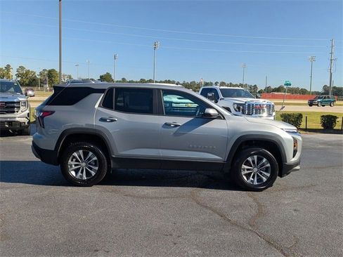 New 2026 Chevrolet Equinox LT w/ Convenience Package II image 2