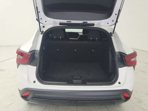 Certified 2024 Chevrolet Trax RS FWD image 31