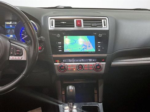 Used 2017 Subaru Outback 2.5i Limited image 9