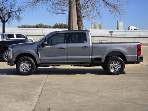 Used 2024 Ford F250 Lariat w/ FX4 Off-Road Package image 5
