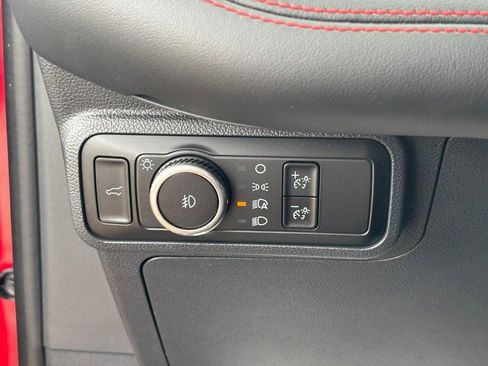 Used 2025 Ford Explorer ST image 19