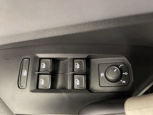New 2026 Volkswagen Jetta SE FWD image 28
