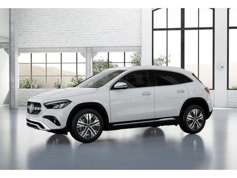 Used 2025 Mercedes-Benz GLA 250 image 36