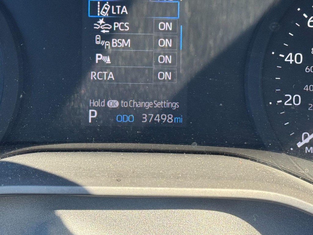Used 2024 Toyota Sienna XLE FWD image 30