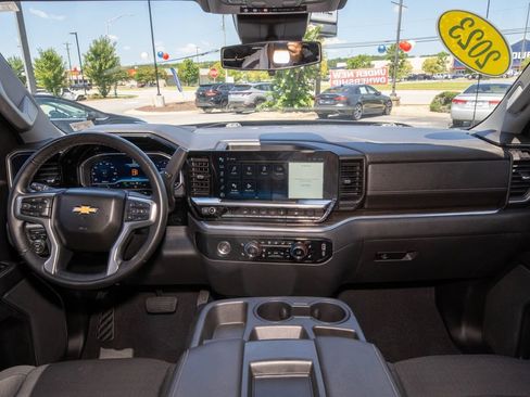 Used 2023 Chevrolet Silverado 1500 LT AWD/4WD image 17